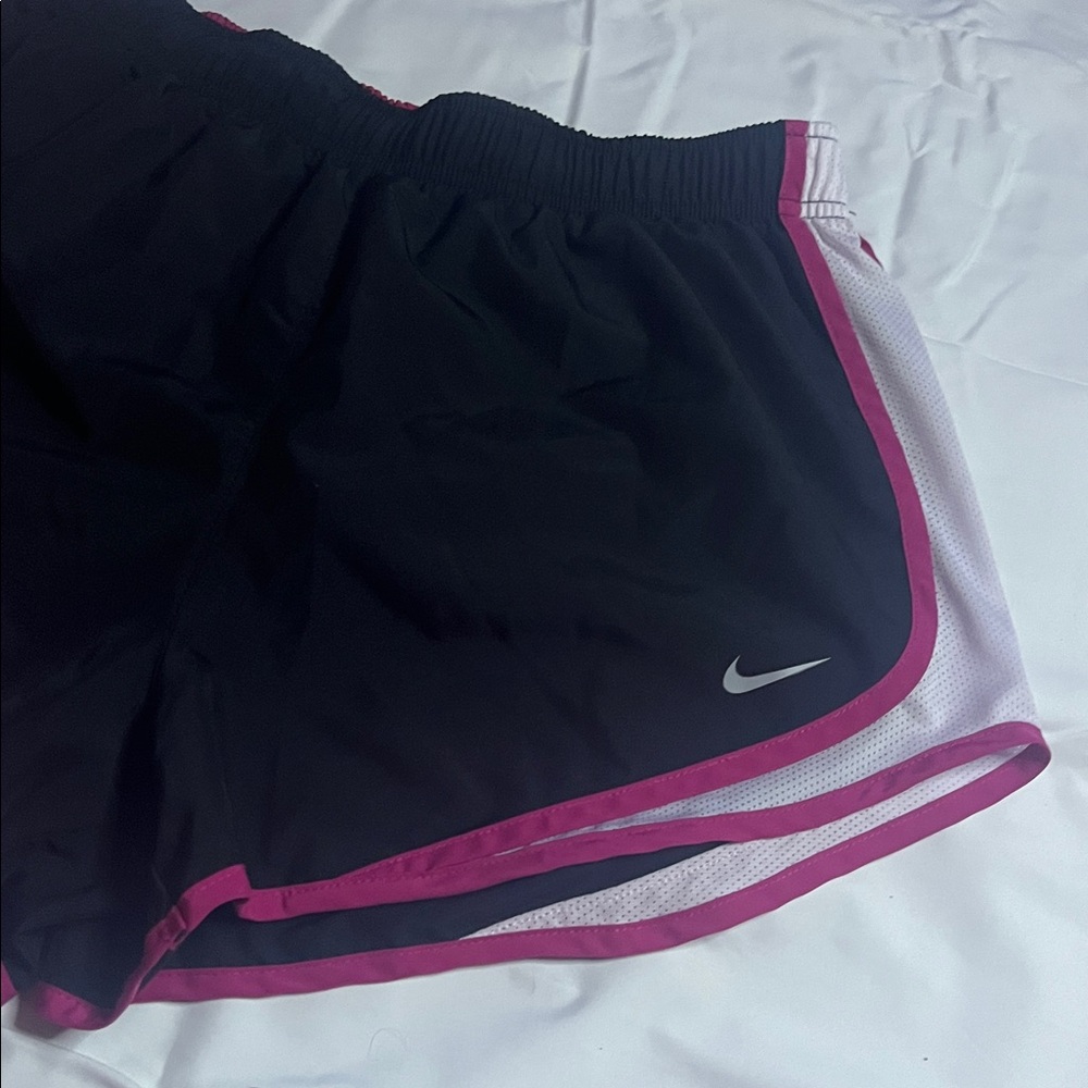 Nike Running Shorts - Picture 3 of 7